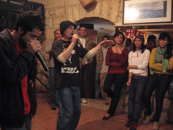 Enz und Boykutt von Ramallah Underground im Konzert