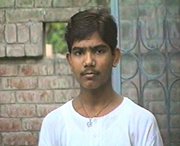 3 - Der 14-jaehrige Salamat Mahsi ueberlebte den Terror - Anschlag