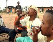 Kindersoldaten im Friedensdorf-Rollenspiel