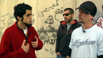 Enz und HipHopper der Gruppe Ramallah Underground