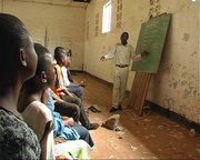 Unterricht in einer zerst rten Kirche